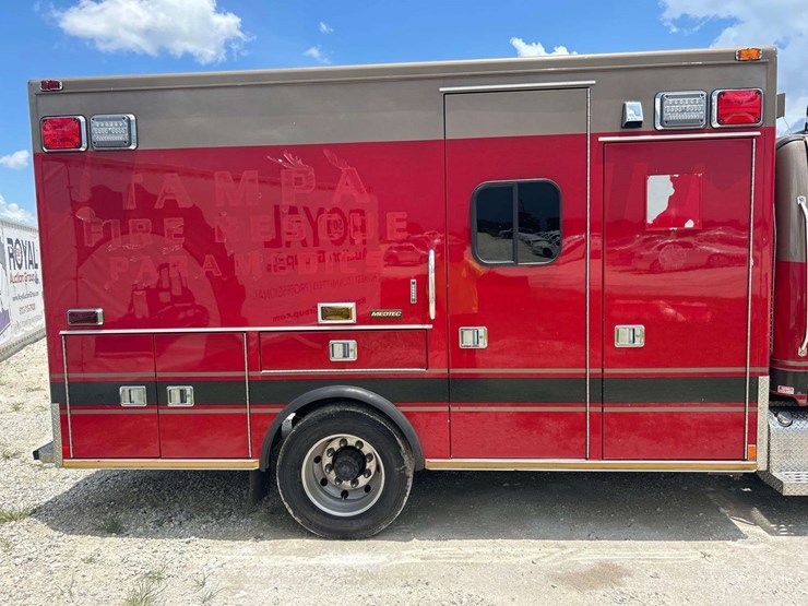 2009-freightliner-m2-106-medtec-ambulance-image-22