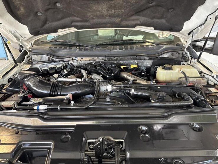 2017-ford-f550-image-16