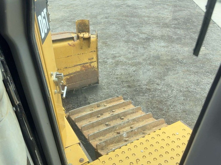 2013-caterpillar-d6t-xw-image-47