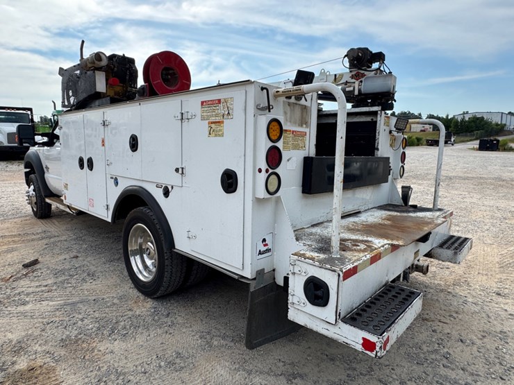 2014-ford-f550-image-3