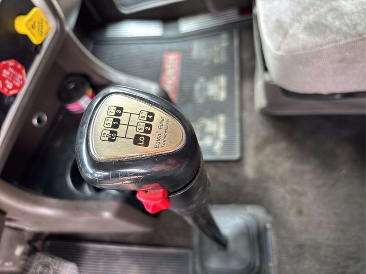 2013-kenworth-t660-image-33