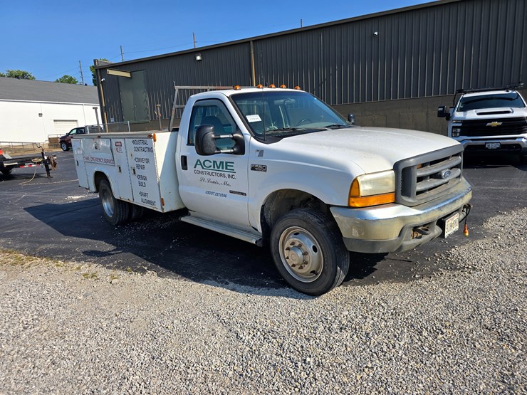 2000-ford-f550-image-32