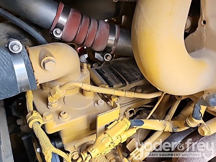 2018-deere-850k-lgp-image-43