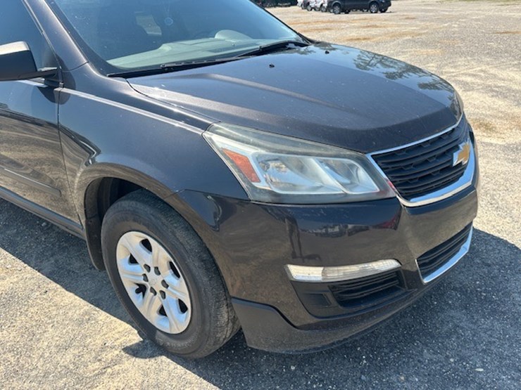 2016-chevrolet-traverse-ls-image-14