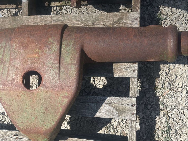 john-deere-model-b-wide-front-end-housing-image-8