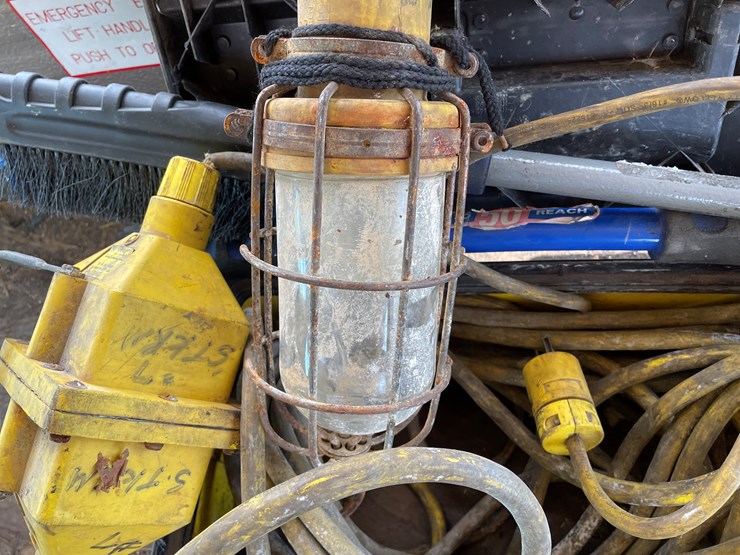 #4737-•-lovolt-hanging-job-light-image-7