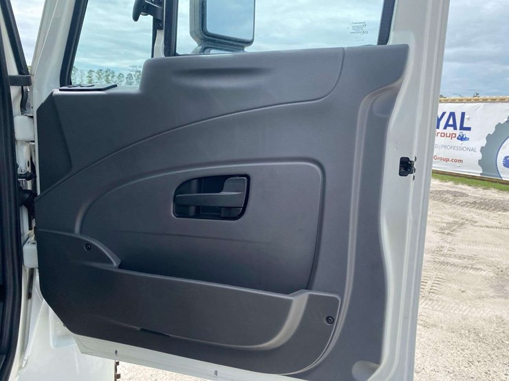 2015-international-durastar-4300-image-36