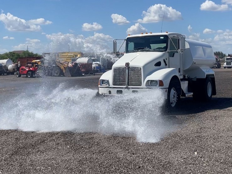 2005-kenworth-t300-image-9