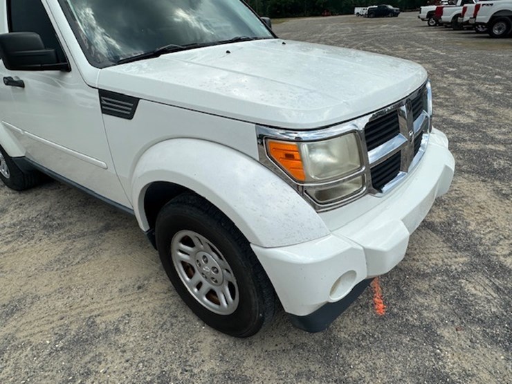 2010-dodge-nitro-image-18