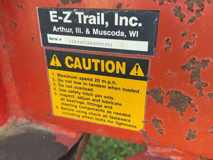 e-z-trail-model-500-gravity-wagon,-surge-brakes,-left-hand-unload-image-8