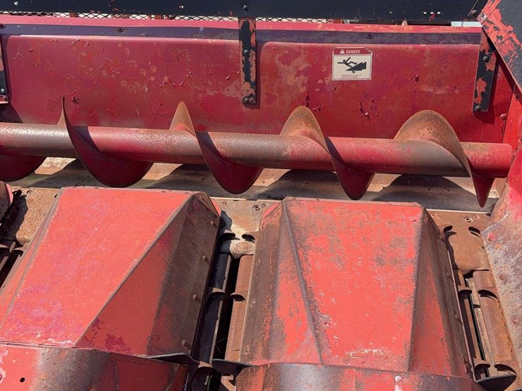 ih-983-8-row-corn-head-image-13
