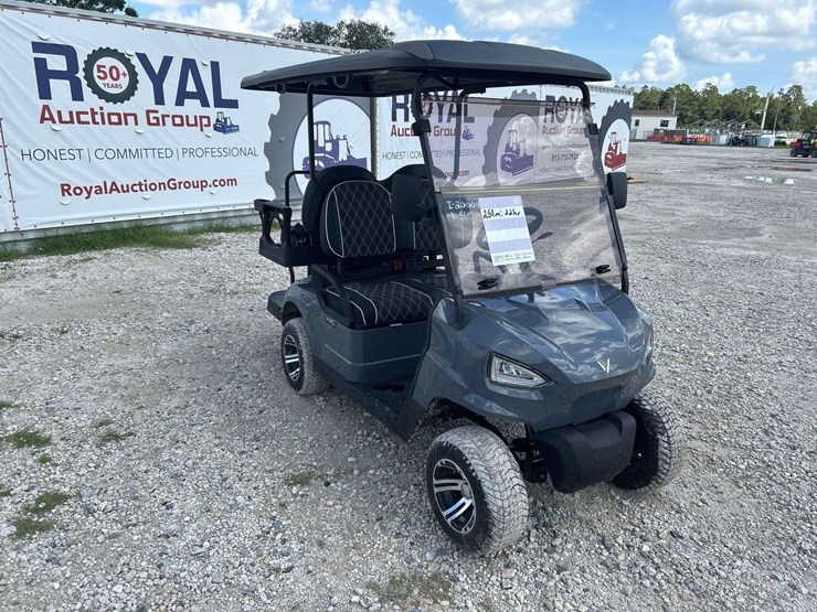 2023-vivid-ev-golf-cart-image-2
