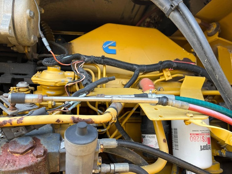 rogator-664-sprayer-image-7
