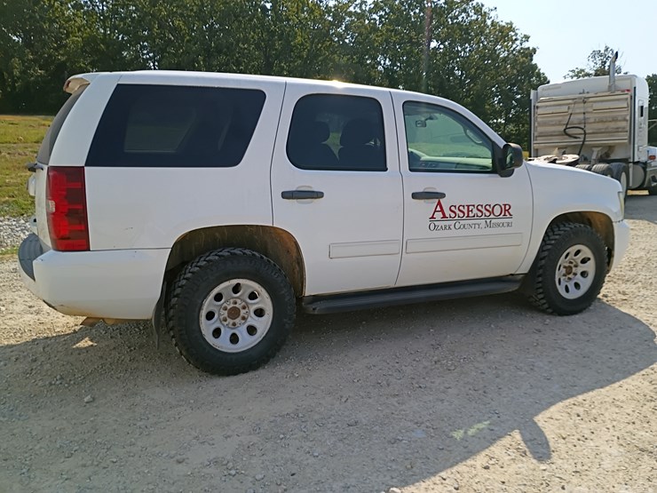 2010-chevrolet-tahoe-image-10