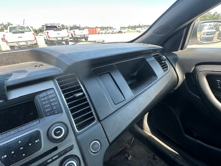 #23002-•-2017-ford-taurus-image-49