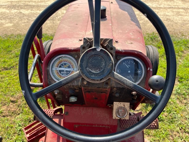 farmall-656-image-10
