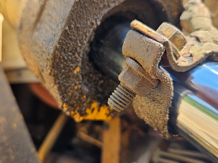 caterpillar-931b-image-95
