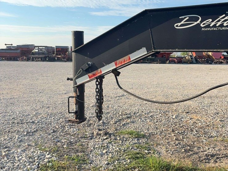 2007-delta-gooseneck-28ft-long,-with-dovetail,-ramps,-20,000lb-axles,-oil-bath-hubs,-good-tires,-lights-work,-vin--4mwfs28287n019245-image-6