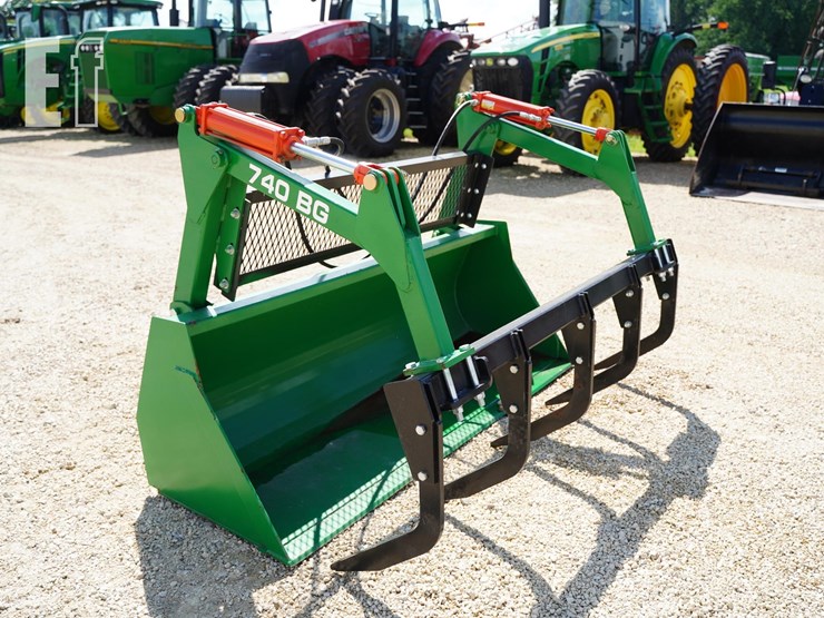 2025-john-deere-640-image-10