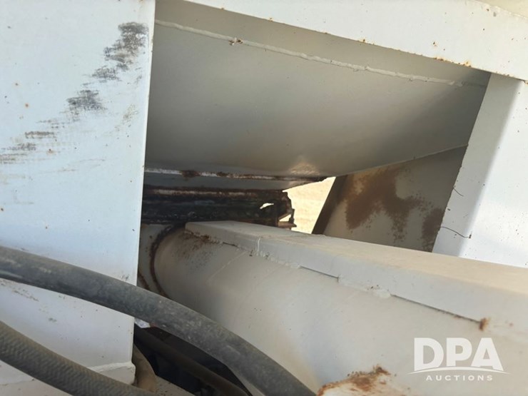 2000-ihc-4900-dry-tender-truck-(dr12098,-unit-25102)-image-46