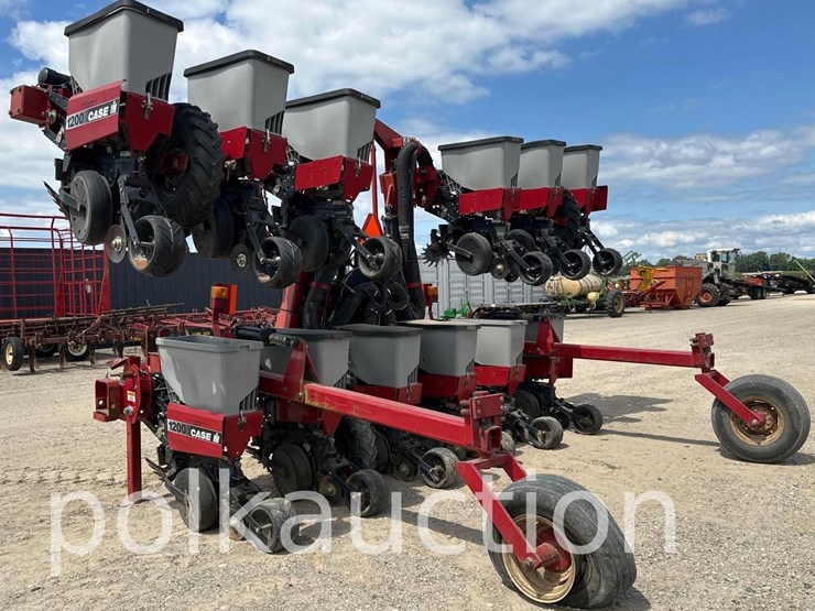 case-ih-1200-image-1