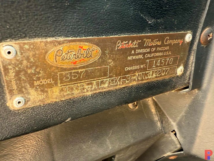 1992-peterbilt-357-image-22