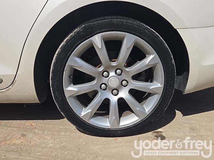 2010-buick-lacrosse-cxs-image-7