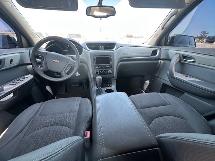 2016-chevrolet-traverse-ls-image-36