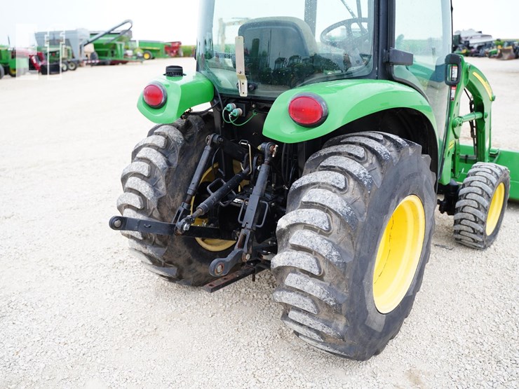 2007-john-deere-3320-image-27