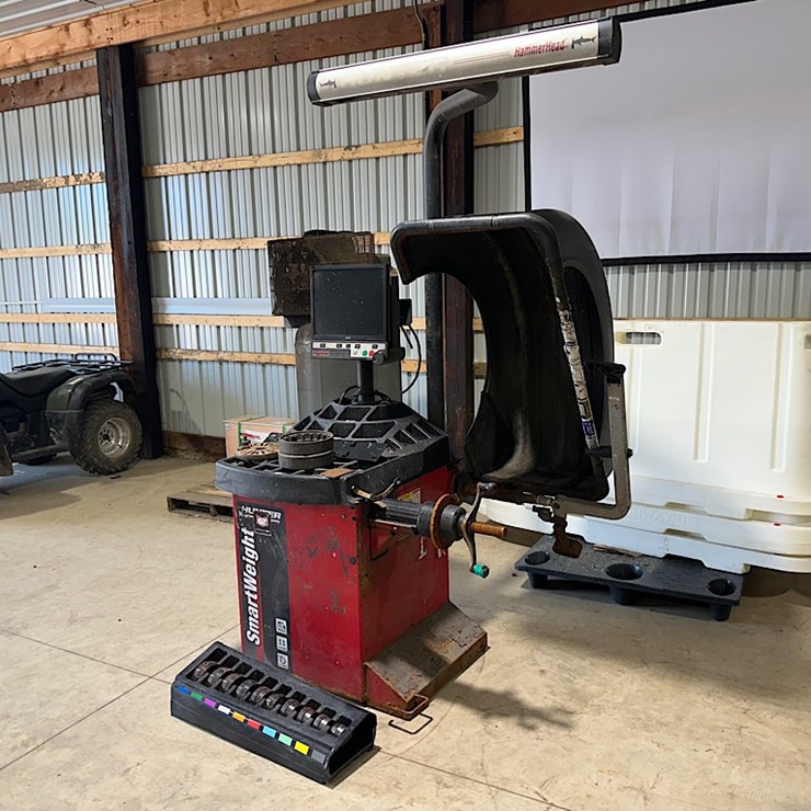 HUNTER SMARTWEIGHT TIRE BALANCER