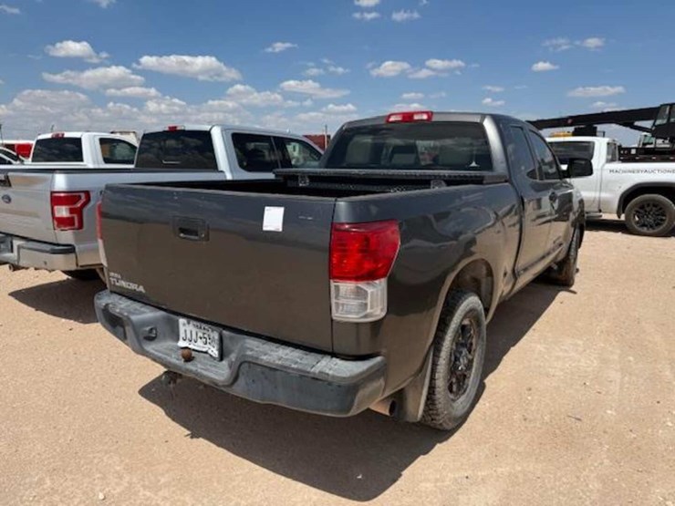 2013-toyota-tundra-image-2