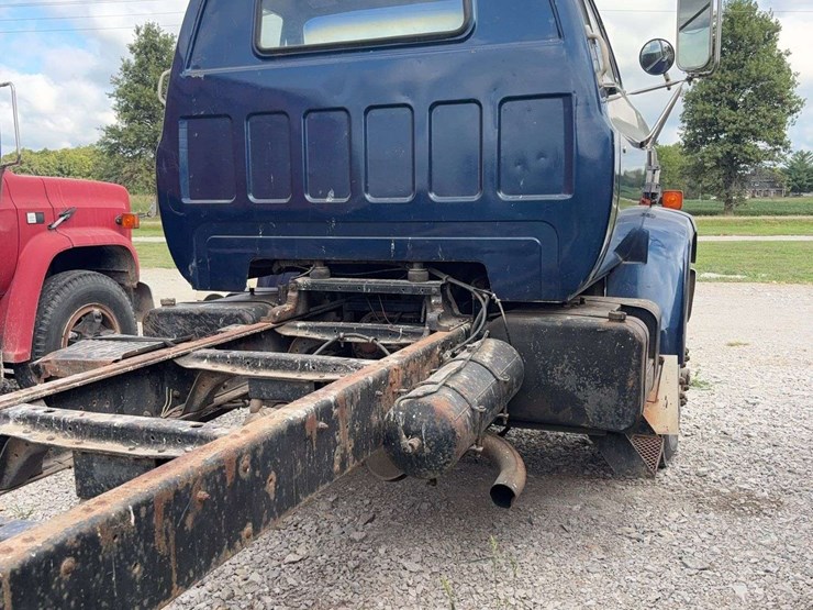 1984-gmc-7000-image-12