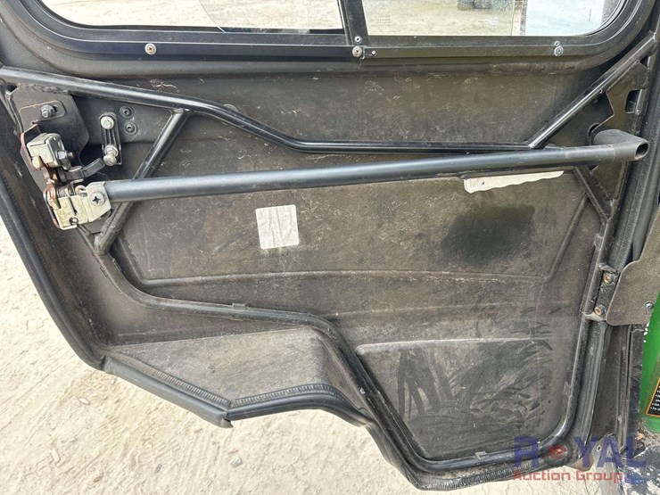 2017-john-deere-gator-image-16