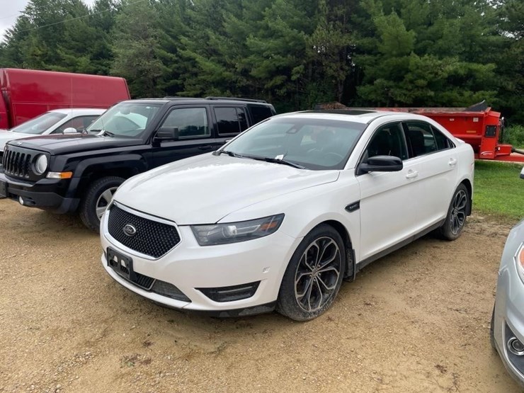 2013-ford-taurus-sho-car-image-1