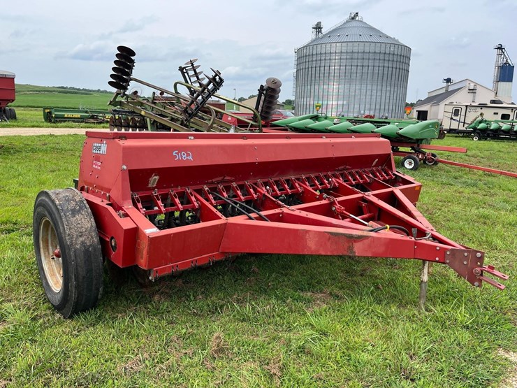 case-international-5300-soybean-special-drill-image-1