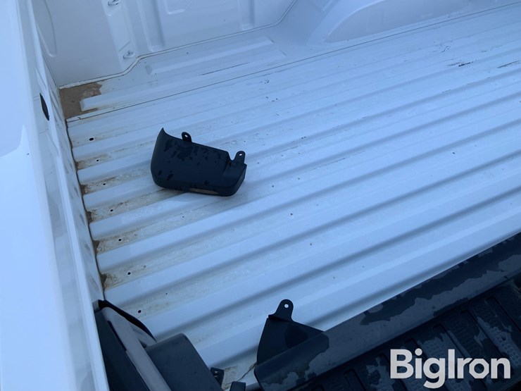 2020-chevrolet-8'-pickup-box-image-16