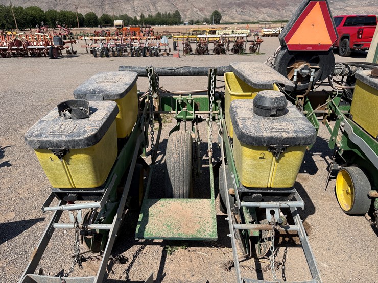 john-deere-7300-image-8