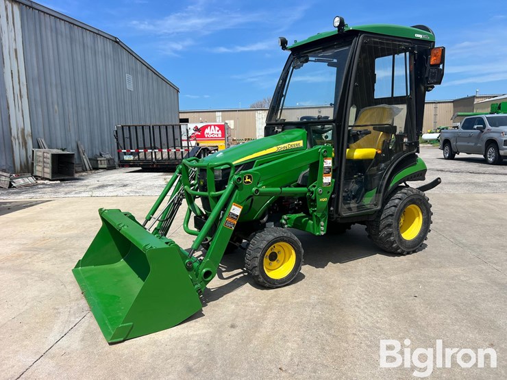 2015-john-deere-1025r-image-1