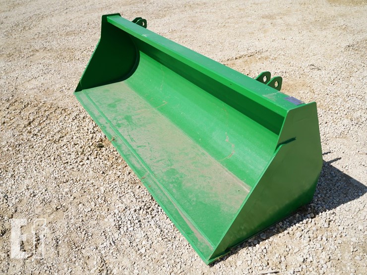 2025-john-deere-640-image-7