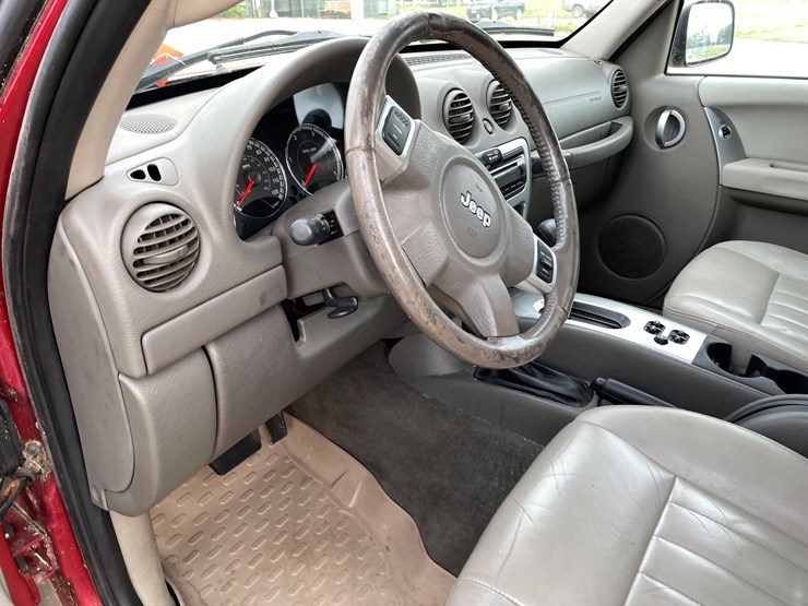 2006-jeep-liberty-image-27
