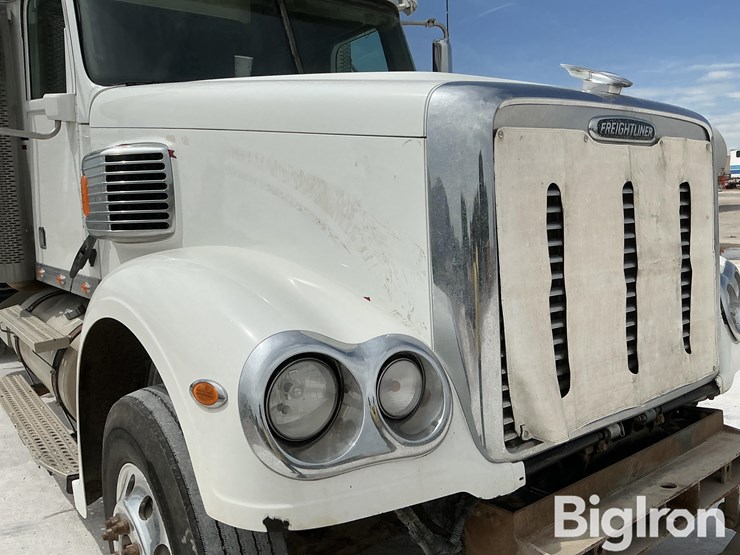 2015-freightliner-coronado-132-image-12