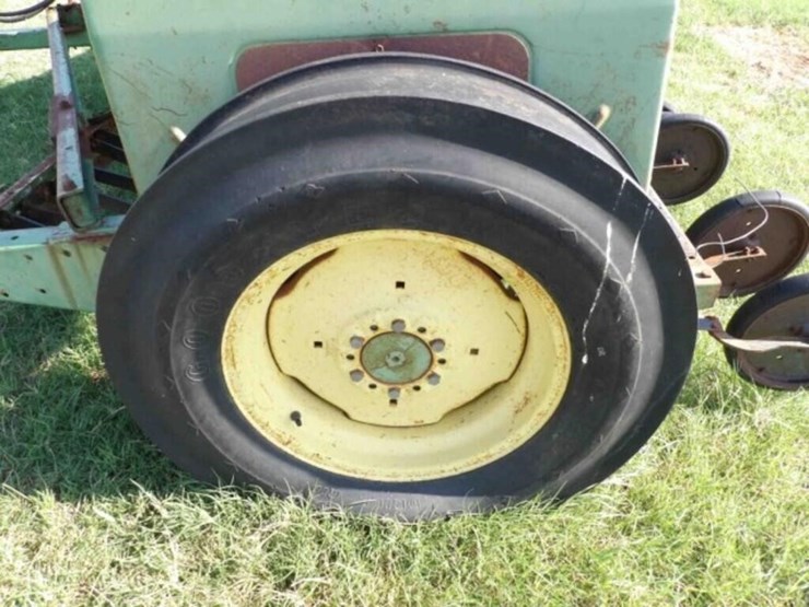 john-deere-8300-image-8