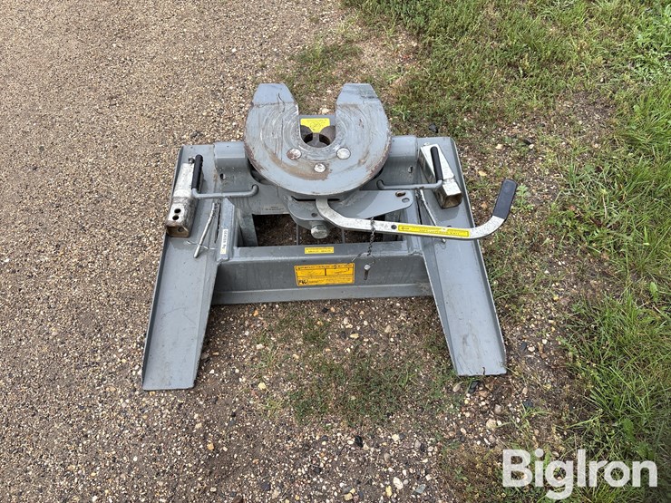 b&w-companion-5th-wheel-hitch-image-6