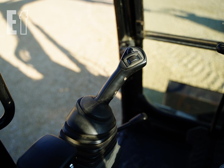 2013-caterpillar-308e2-cr-image-39