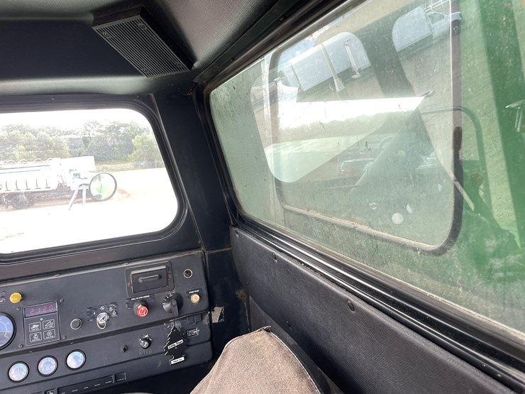 1988-john-deere-6620-image-31