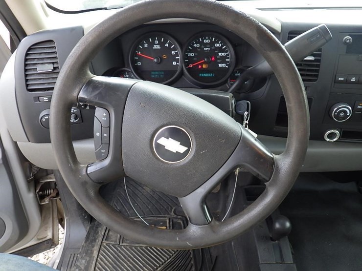 2008-chevrolet-silverado-image-19