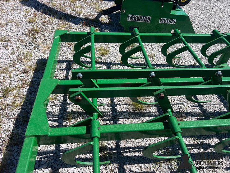 john-deere-72-image-13