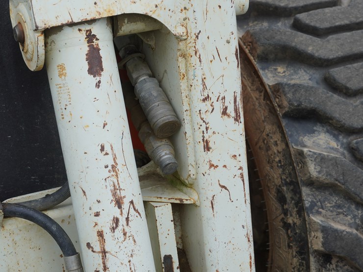 #1151-•-scat-trak-1700c-skid-loader-image-40