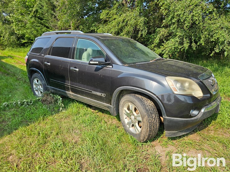 2007-gmc-acadia-image-1