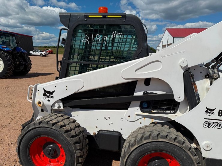 2018-bobcat-s770-image-12